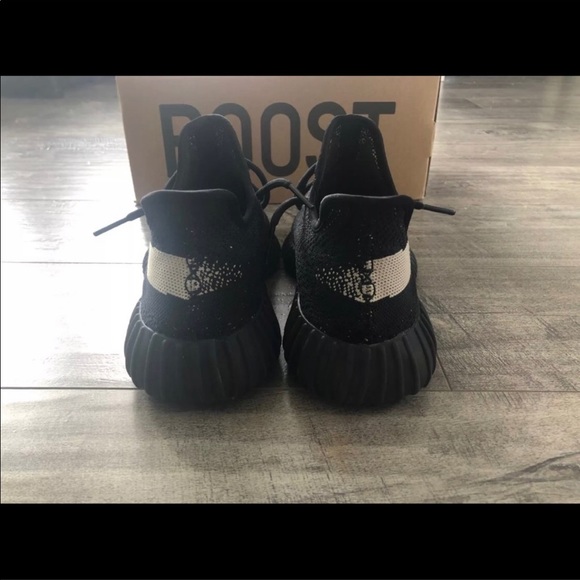 YEEZY BOOST 350 V2 'OREO - Picture 6 of 8